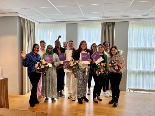 Kandidaten en begeleiders tijdens de afsluiting van Sterk aan het Werk