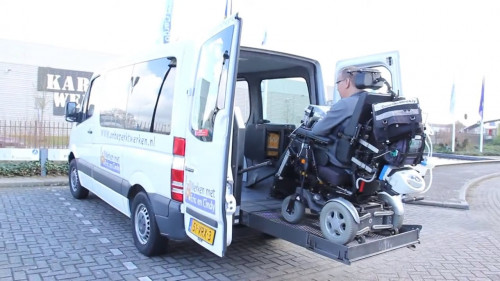 Rolstoelbus van Stichting Werken met Eric en Cindy